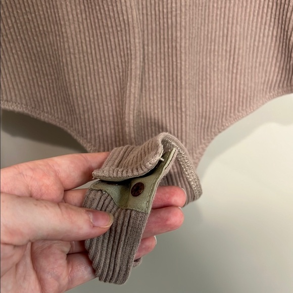 Salty Long Sleeve Bodysuit Women's Taupe Small - Picture 6 of 7